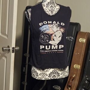 Women's Black Graphic Sleeveless Top